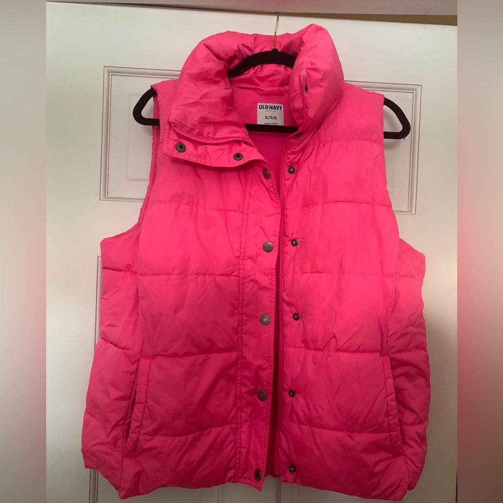 Old Navy Pink Puffer Vest Size XL